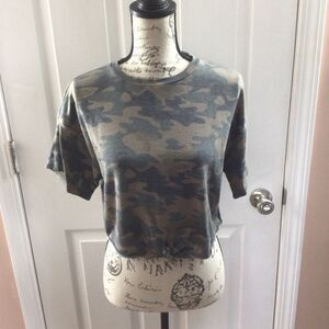 Women’s‎ Tresics Camo Green Tie Front Cropped T Shirt Size Small